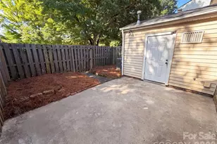 8042 Regent Park Ln, Charlotte, NC 28210 - Photo 23