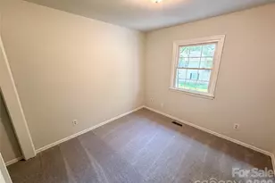 8042 Regent Park Ln, Charlotte, NC 28210 - Photo 15