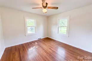 1006 Peachtree Rd, Charlotte, NC 28216 - Photo 11