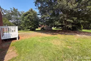 1006 Peachtree Rd, Charlotte, NC 28216 - Photo 17