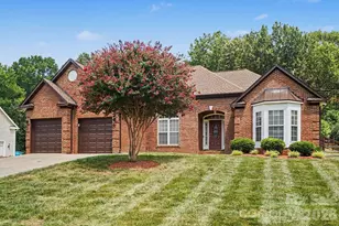 1523 Sweetgum Ln, Matthews, NC 28105 - Photo 3