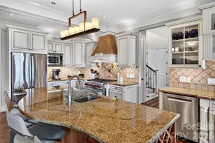 851 Sunlight Ridge Dr, Hendersonville, NC 28792 - Photo 5