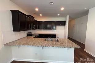 6816 Pennyroyal Wy, Charlotte, NC 28216 - Photo 3