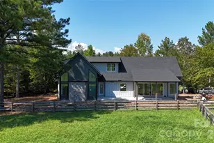 2303 Paddock Cir, Morganton, NC 28655 - Photo 7