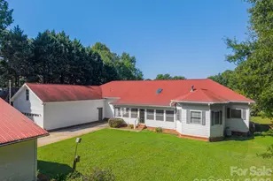 1673 Forest Ridge Dr, Stanley, NC 28164 - Photo 3