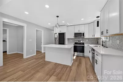 2416 4th Avenue NW, Hickory, NC 28601 - Photo 9