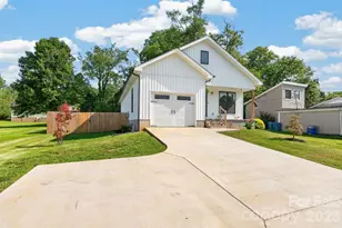 2416 4th Ave NW, Hickory, NC 28601 - Photo 3