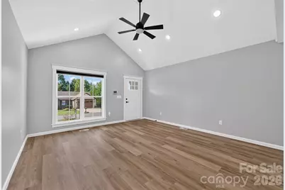 2416 4th Avenue NW, Hickory, NC 28601 - Photo 5