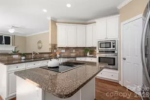 3415 12 Oaks Pl, Charlotte, NC 28270 - Photo 13
