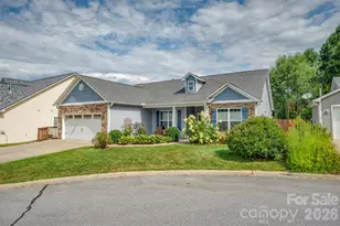 131 Creekwalk Ln, Hendersonville, NC 28792 - Photo 3