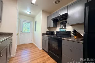 368 E Mills Ave, Mooresville, NC 28115 - Photo 7