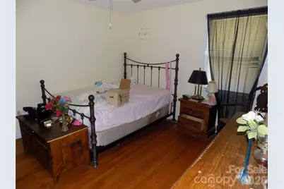 340 S Vine Street, Gastonia, NC 28052 - Photo 11