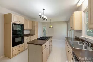 15 Glen Crest Dr, Arden, NC 28704 - Photo 9