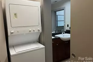 505 E 6th St, Charlotte, NC 28202 - Photo 9