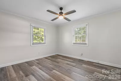 5795 Valley Field Road, Hickory, NC 28602 - Photo 17