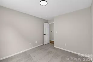 1034 Chalk Hill Ln, Charlotte, NC 28214 - Photo 19