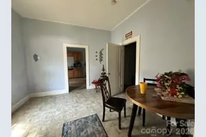 303 W B Street, Newton, NC 28658 - Photo 3