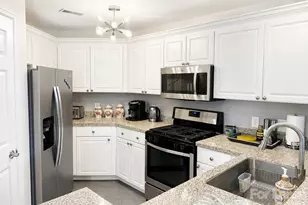 18015 Kings Point Dr, Cornelius, NC 28031 - Photo 3