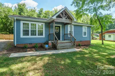 607 E 17th Street, Newton, NC 28658 - Photo 1