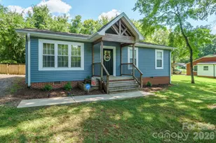 607 E 17th St, Newton, NC 28658 - Photo 1