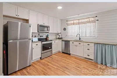 607 E 17th Street, Newton, NC 28658 - Photo 11