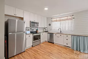 607 E 17th St, Newton, NC 28658 - Photo 11