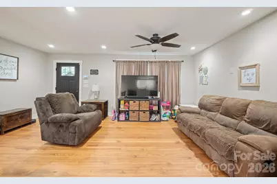 607 E 17th Street, Newton, NC 28658 - Photo 7