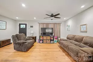 607 E 17th St, Newton, NC 28658 - Photo 7