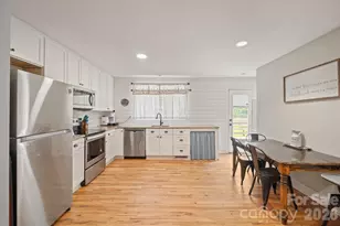 607 E 17th St, Newton, NC 28658 - Photo 9