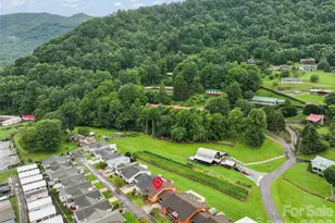 94 Market St, Maggie Valley, NC 28751 - Photo 27