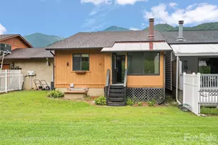 94 Market St, Maggie Valley, NC 28751 - Photo 25