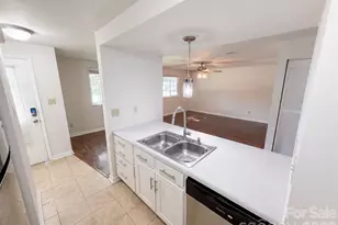 3618 Gustar Ct, Charlotte, NC 28212 - Photo 7