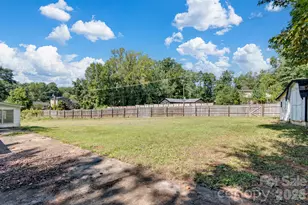 2116 Deepwood Ct, Gastonia, NC 28054 - Photo 31
