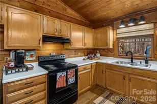 398 Locust Dr, Maggie Valley, NC 28751 - Photo 9
