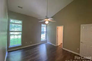 5422 Waverly Lynn Ln, Charlotte, NC 28269 - Photo 11