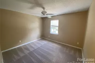 5422 Waverly Lynn Ln, Charlotte, NC 28269 - Photo 17