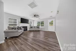 2047 Sonoma Valley Dr, Charlotte, NC 28214 - Photo 5