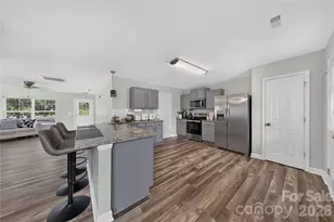 2047 Sonoma Valley Dr, Charlotte, NC 28214 - Photo 9