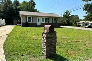 601 E Saunders Ave, Newton, NC 28658 - Photo 1