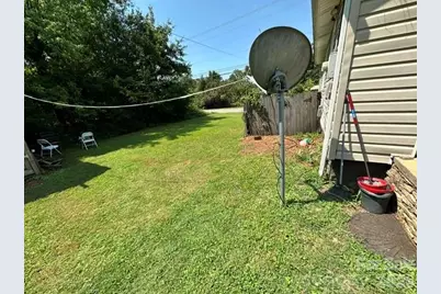 601 E Saunders Avenue, Newton, NC 28658 - Photo 5
