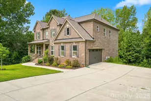 1310 Bershire Ln, Charlotte, NC 28262 - Photo 1