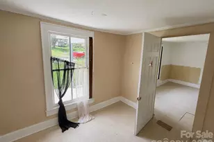 318 Love St, Albemarle, NC 28001 - Photo 5