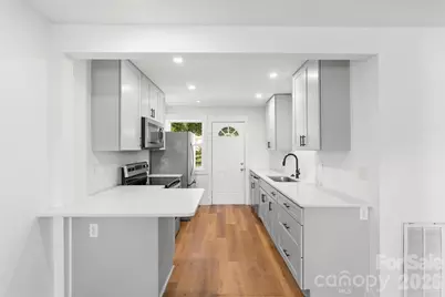 3019 Columbus Circle, Charlotte, NC 28208 - Photo 7