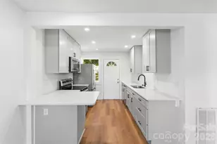 3019 Columbus Cir, Charlotte, NC 28208 - Photo 7