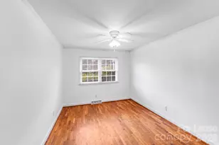 405 W Harvie Ave, Gastonia, NC 28052 - Photo 11