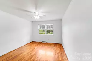 405 W Harvie Ave, Gastonia, NC 28052 - Photo 5