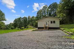 1218 Sweet Creek Rd, Bakersville, NC 28705 - Photo 5