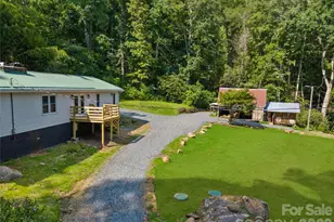 1218 Sweet Creek Rd, Bakersville, NC 28705 - Photo 7