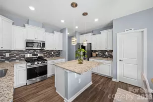 2022 Napa Valley Dr, Waxhaw, NC 28173 - Photo 7