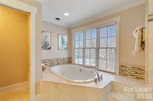 425 Tremont Ave E, Charlotte, NC 28203 - Photo 25